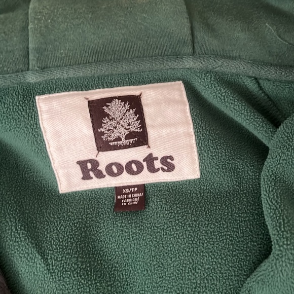 Green Roots Canada hoodie - Picture 5 of 8